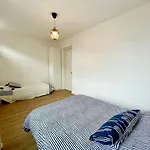 Villa Large 6-bedroom House, Close To Center, Chr