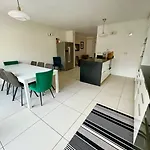 Villa Large 6-bedroom House, Close To Center, Chr