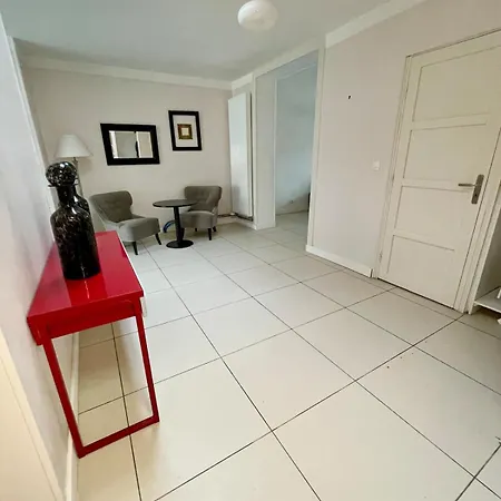 Large 6-bedroom House, Close To Center, Chr Βίλα *