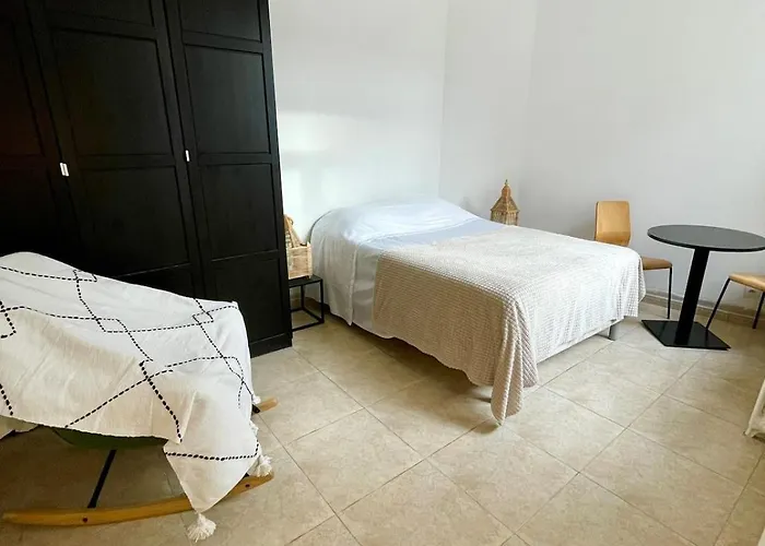 Large 6-bedroom House, Close To Center, Chr Вилла *