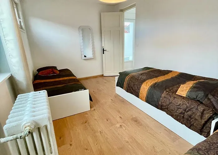 Вилла Large 6-bedroom House, Close To Center, Chr Лилль